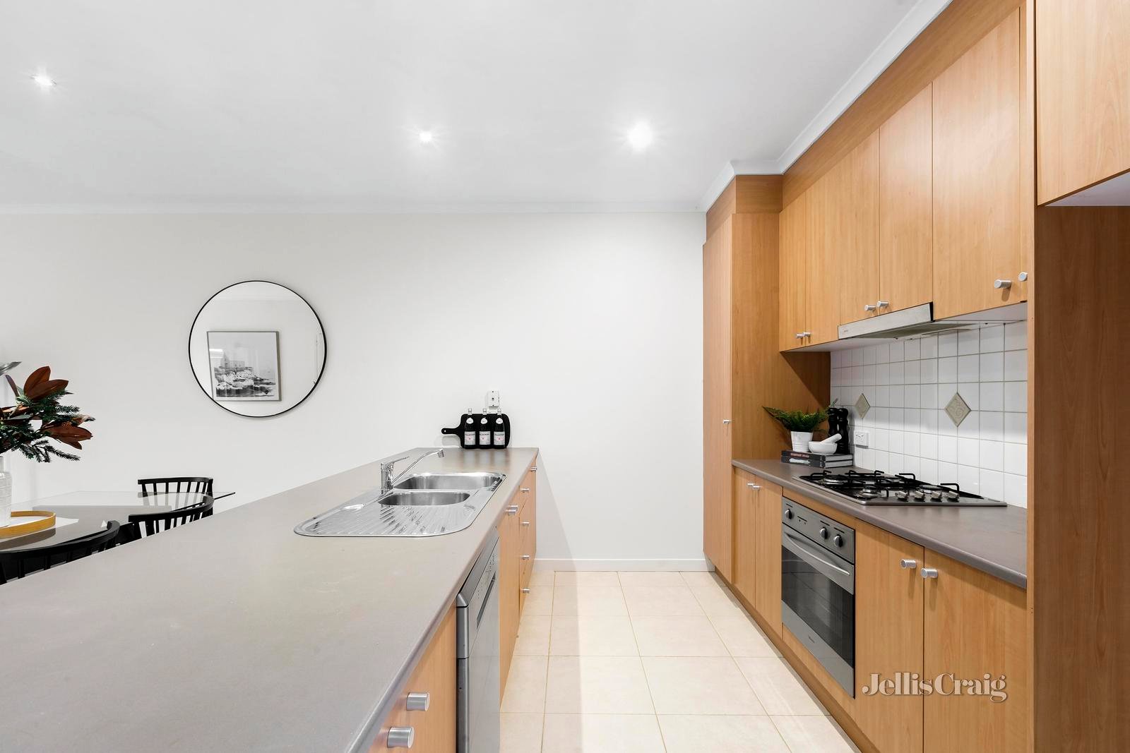 7/181 Melbourne Road, Williamstown image 5