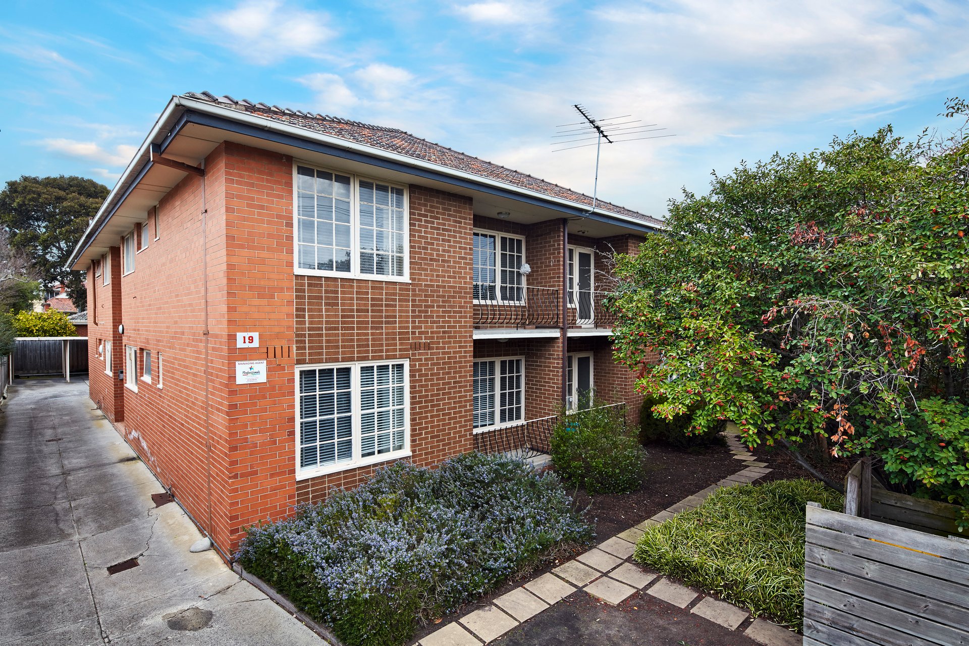 Property Gallery Thumbnail 6
