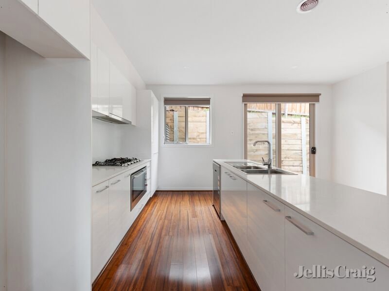7/198 Sherbourne Road, Eltham image 2