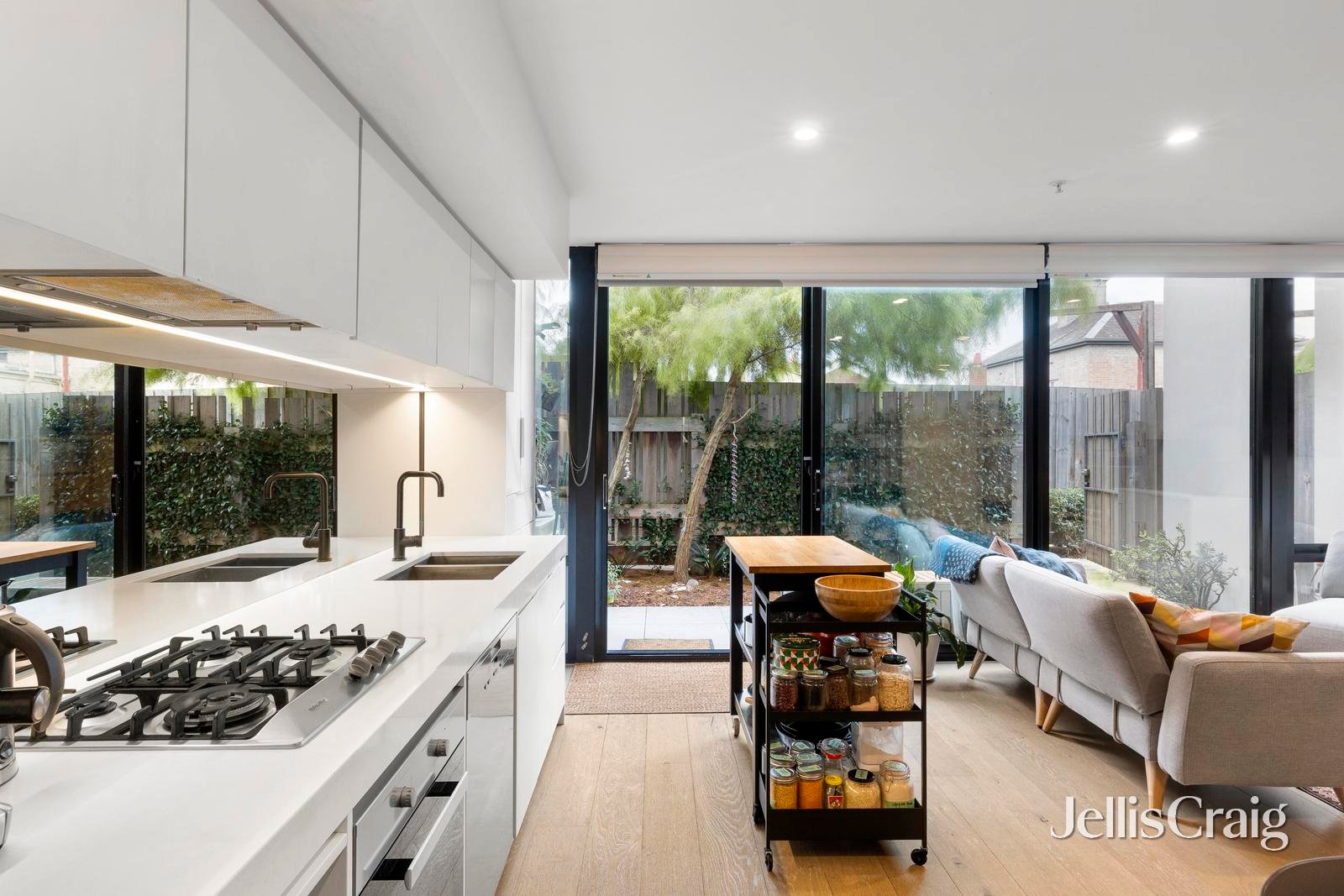 7/1A Campbell Grove, Northcote image 4