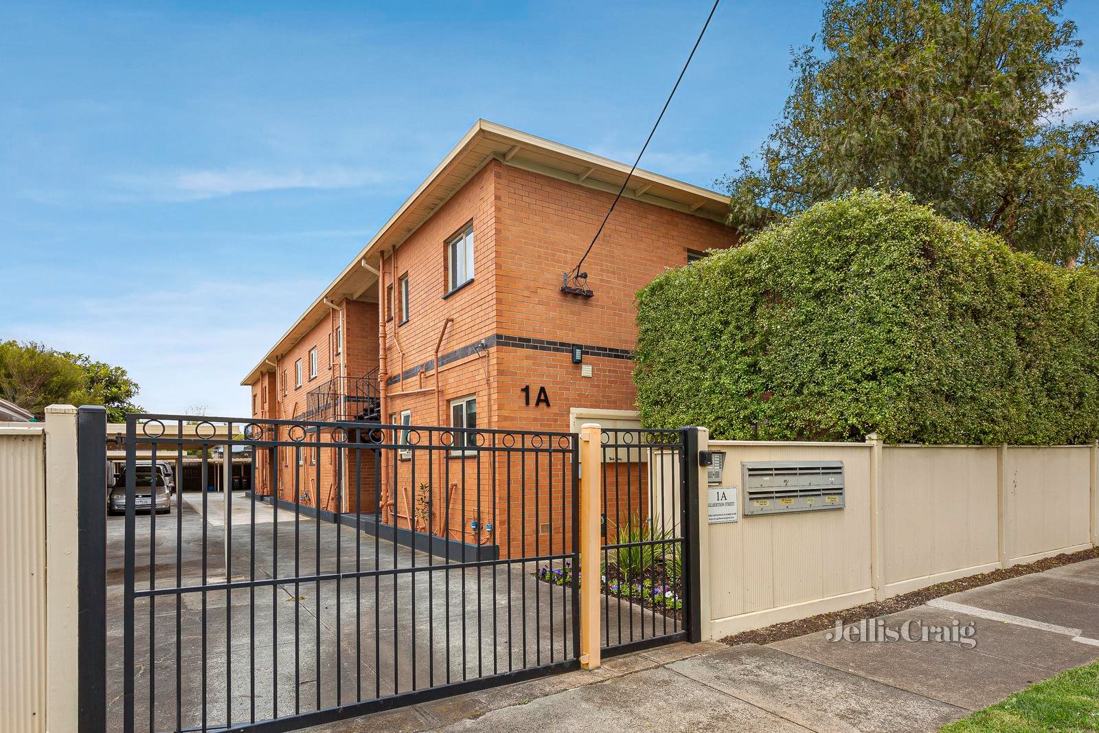 7/1A Gilbertson Street, Essendon image 1