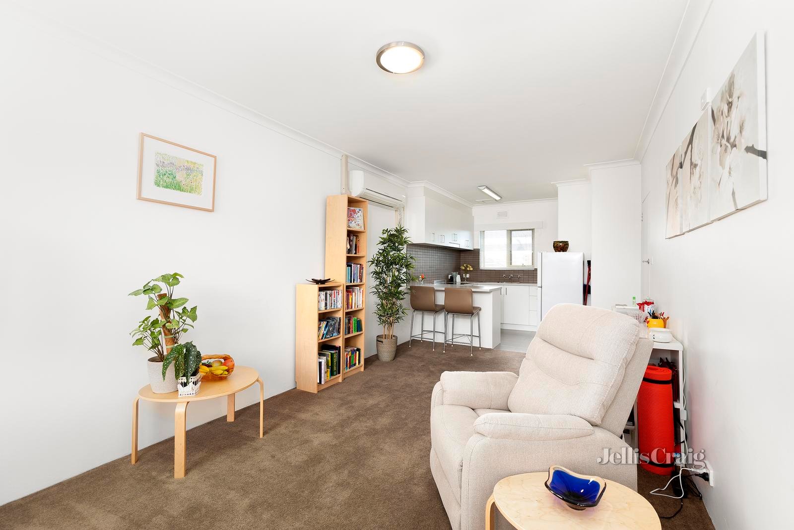 7/1A Gilbertson Street, Essendon image 2