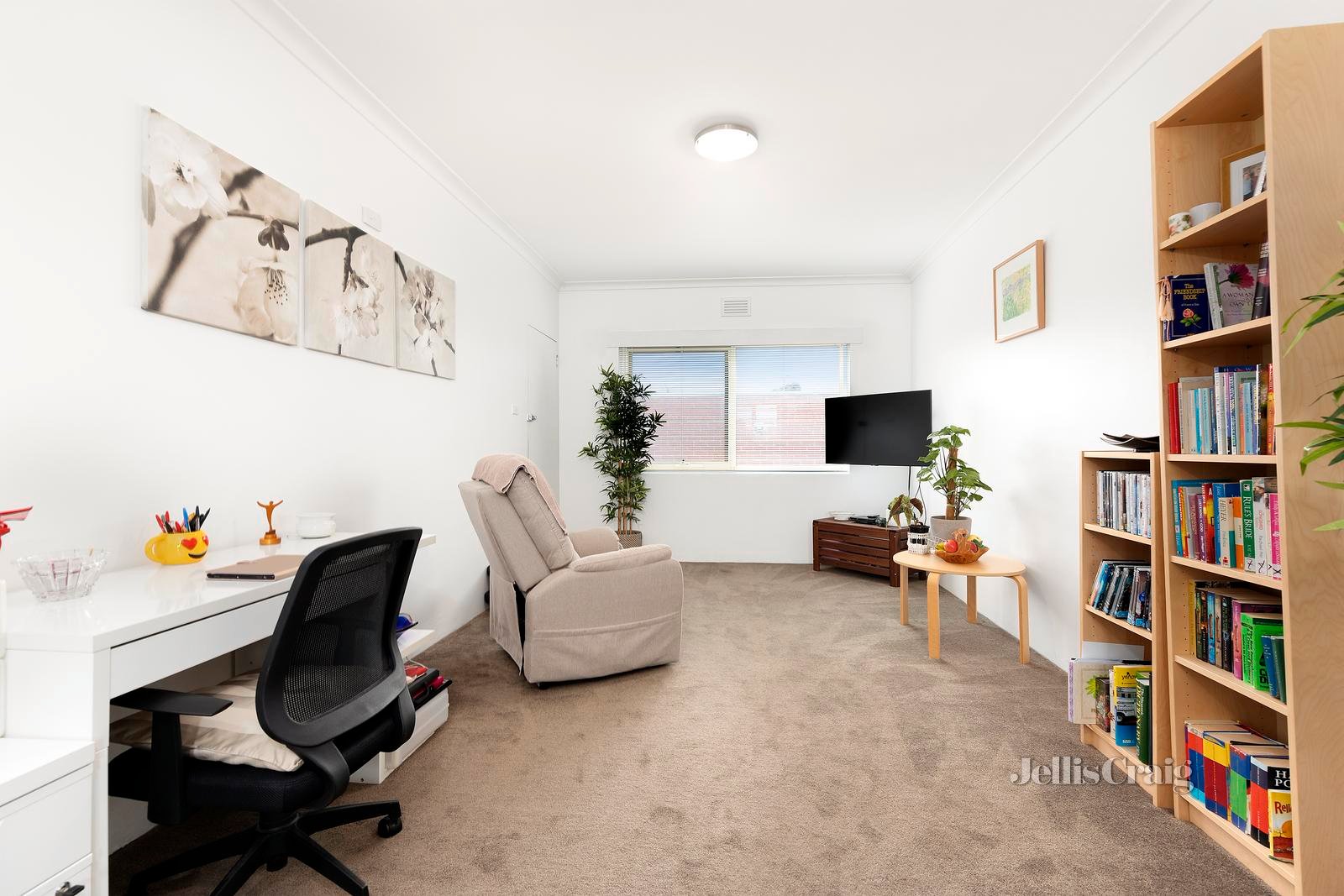 7/1A Gilbertson Street, Essendon image 4