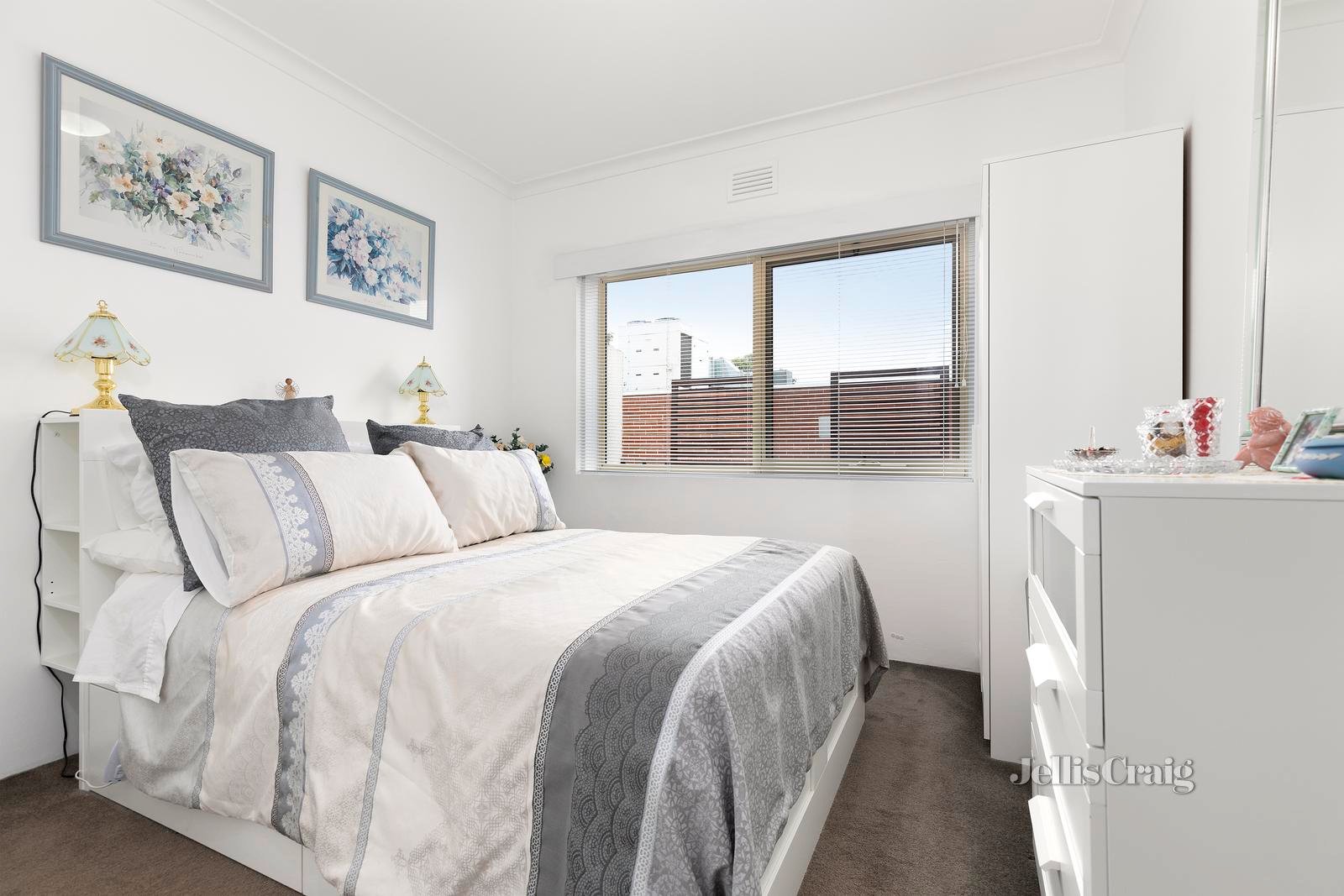 7/1A Gilbertson Street, Essendon image 5