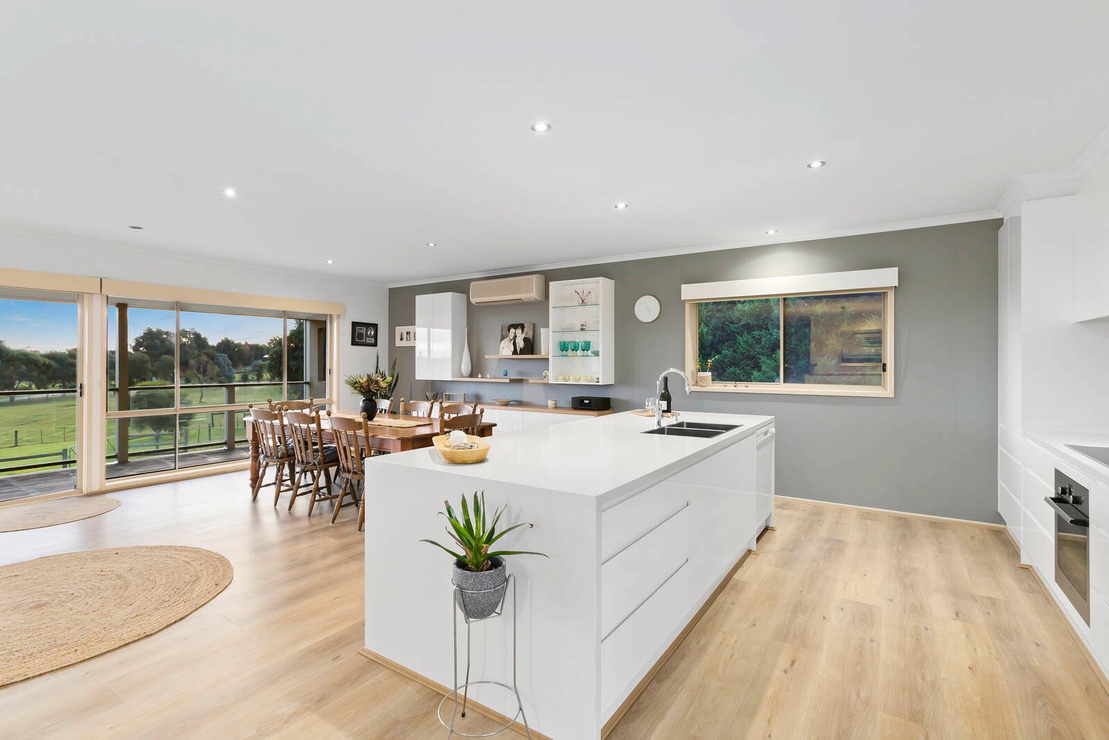 Property Gallery Thumbnail 6