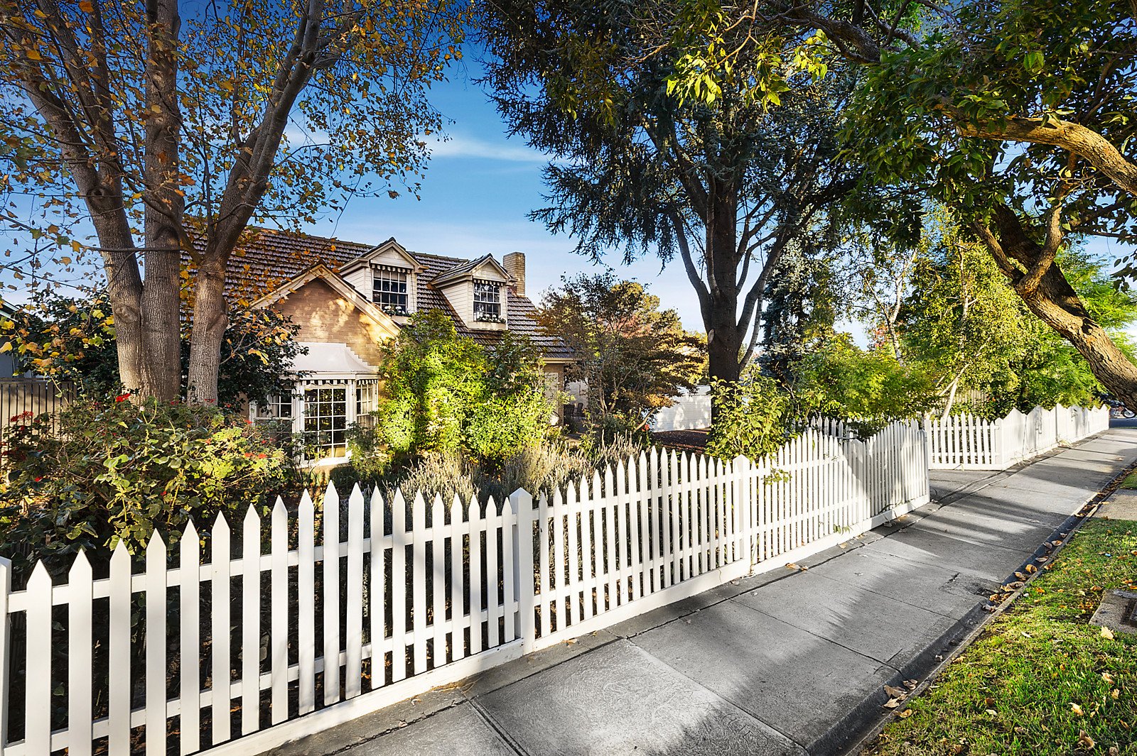 72 Carnarvon Road, Strathmore VIC 3041