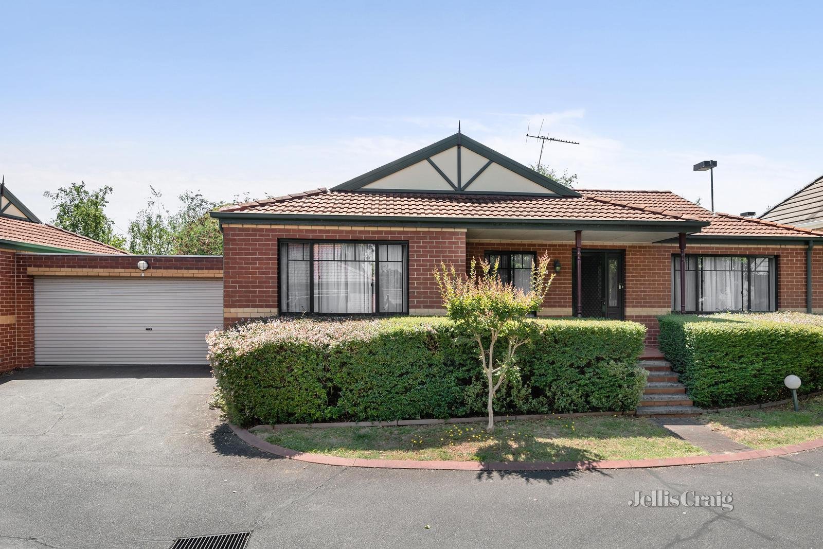 7/2 Daws Road, Doncaster East image 1