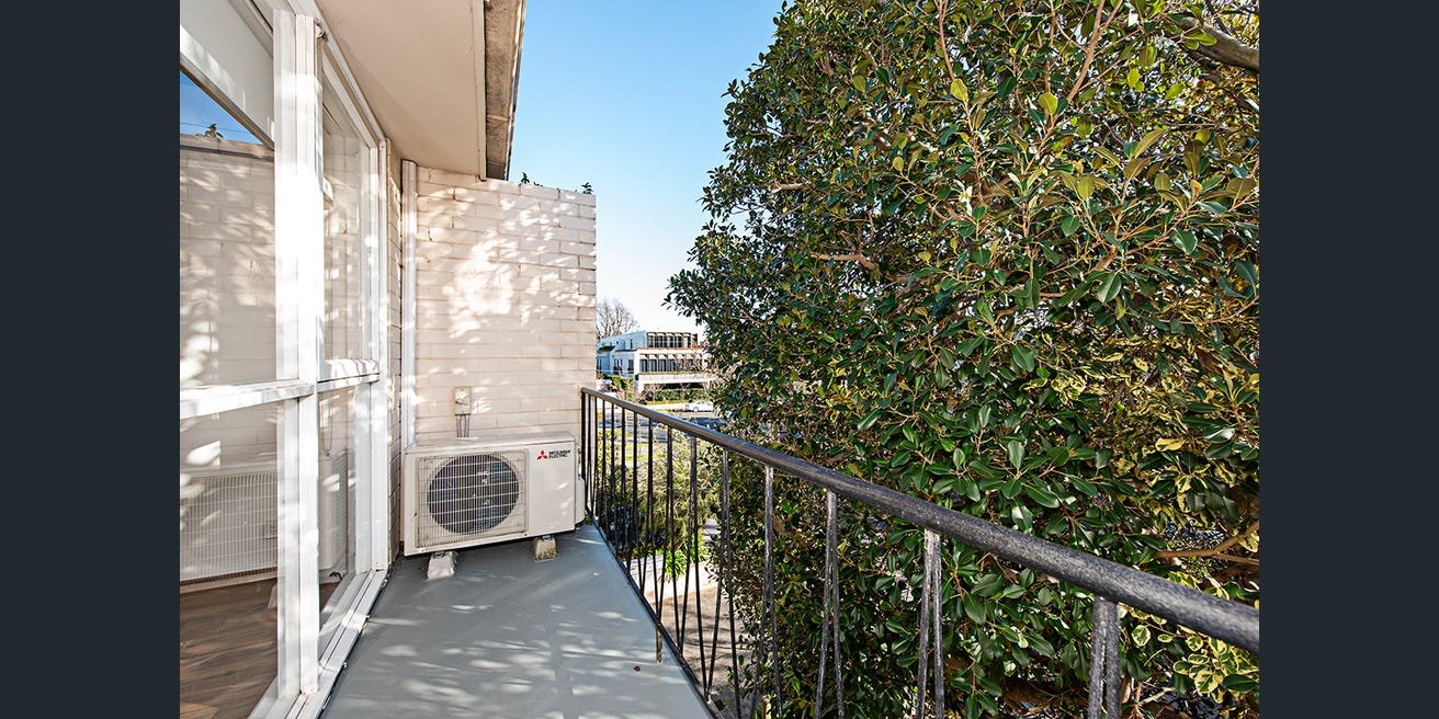 7/2 Douglas Street, Toorak image 6