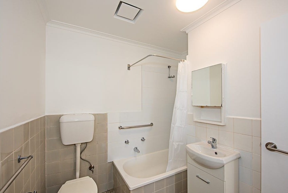 7/2 Douglas Street, Toorak image 4