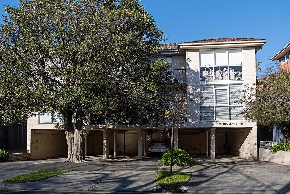 7/2 Douglas Street, Toorak image 5