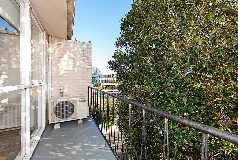 7/2 Douglas Street, Toorak image 6