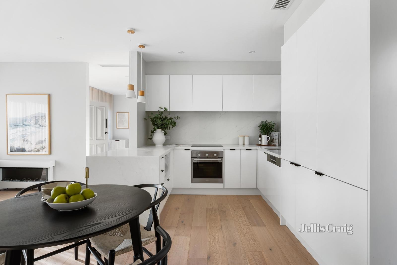 7/2 Elizabeth Crescent, Carnegie image 2