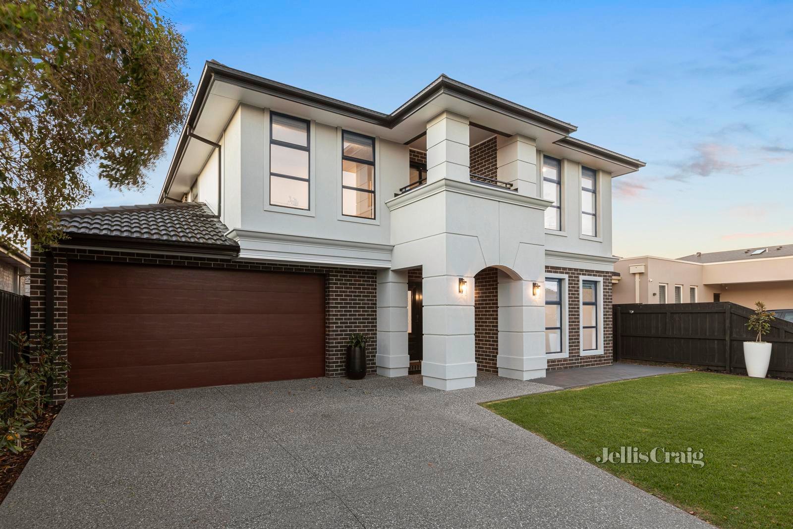 72 Gladesville Drive, Bentleigh East image 2