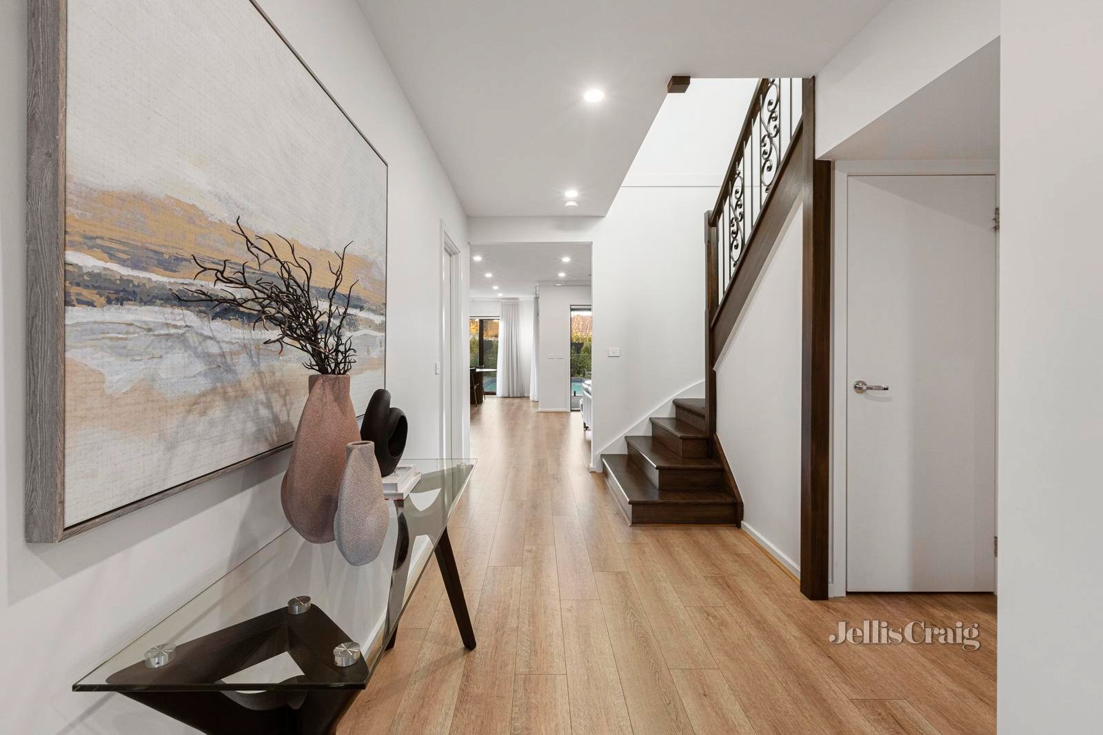 72 Gladesville Drive, Bentleigh East image 3