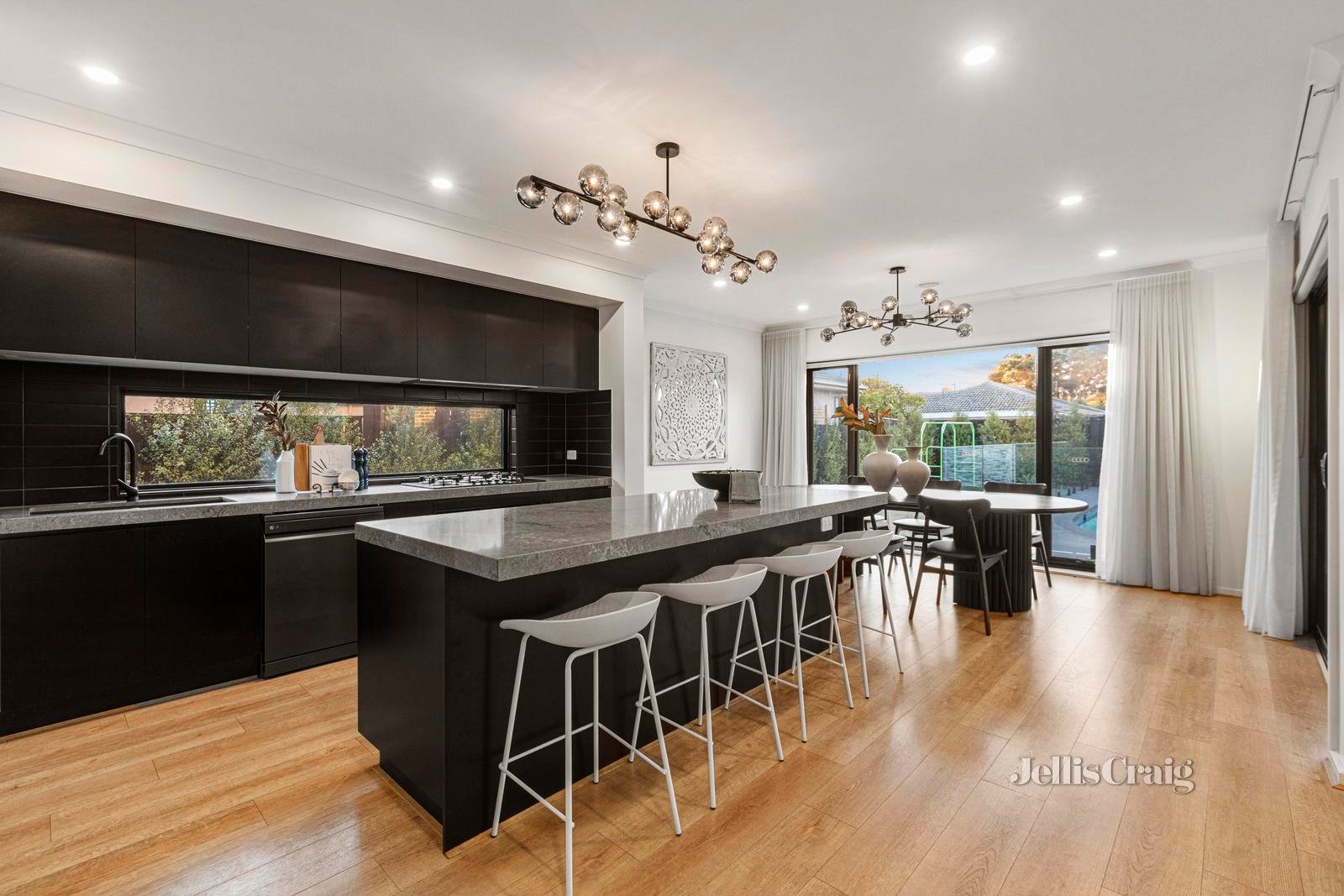 72 Gladesville Drive, Bentleigh East image 5
