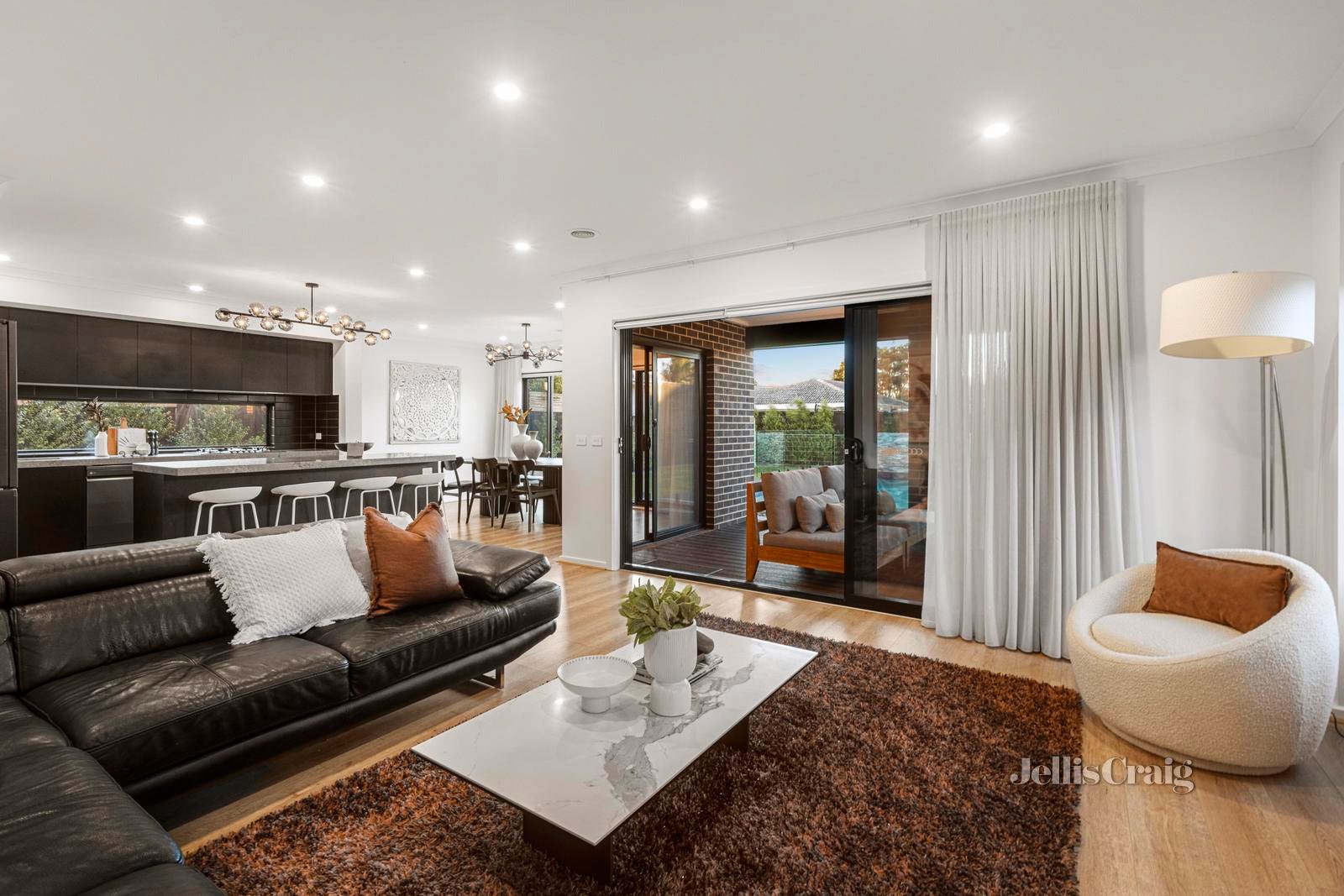72 Gladesville Drive, Bentleigh East image 8