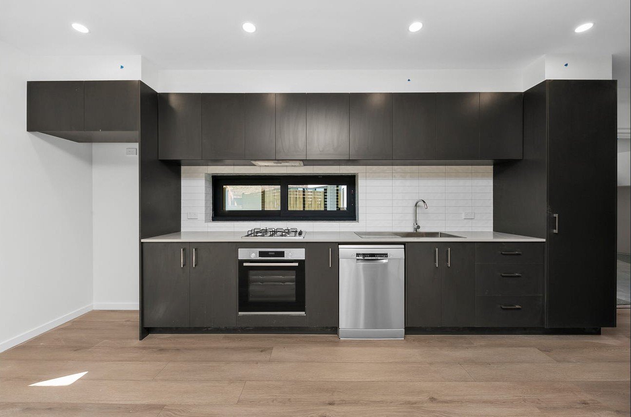 7/2 Howard Court, Clayton image 2