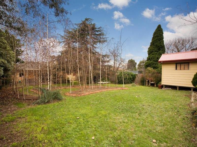 72 Kenmare Street, Mont Albert image 8