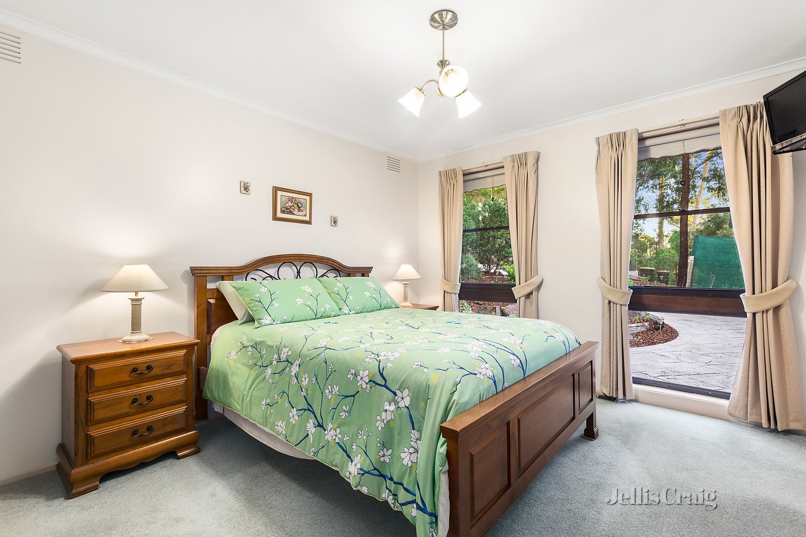 72 Livingstone Road, Eltham image 7