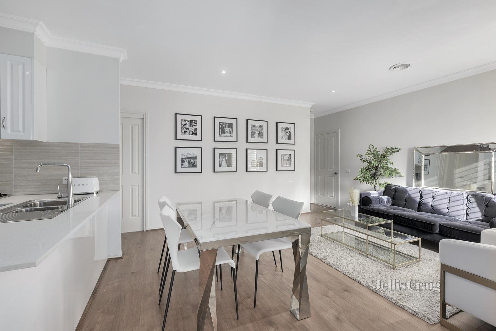 7/2 Mckelvie Court, Glen Waverley image 5