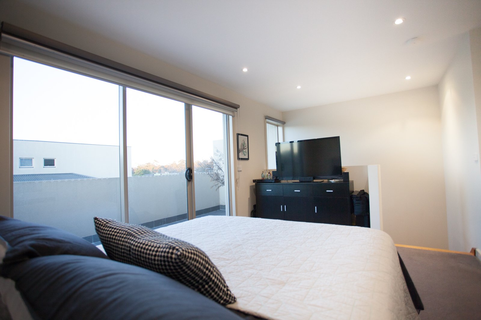Property Gallery Thumbnail 6