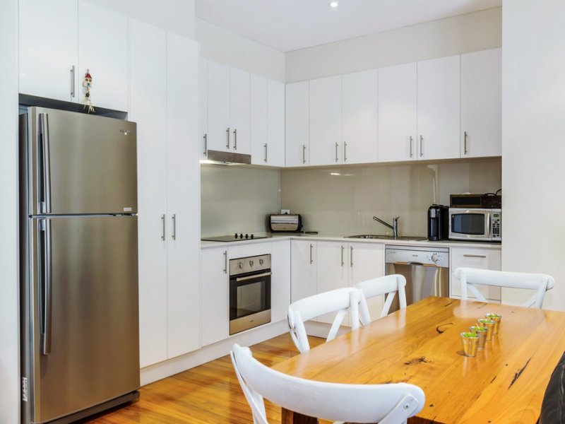 7/2 Minna Street, Blackburn image 3