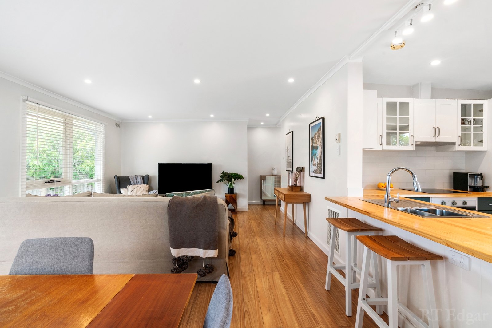 Property Gallery Thumbnail 3