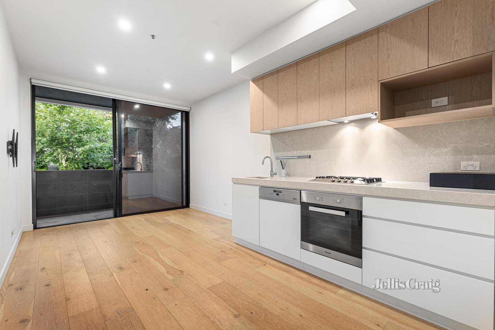 7/2 Well Street, Brighton image 2