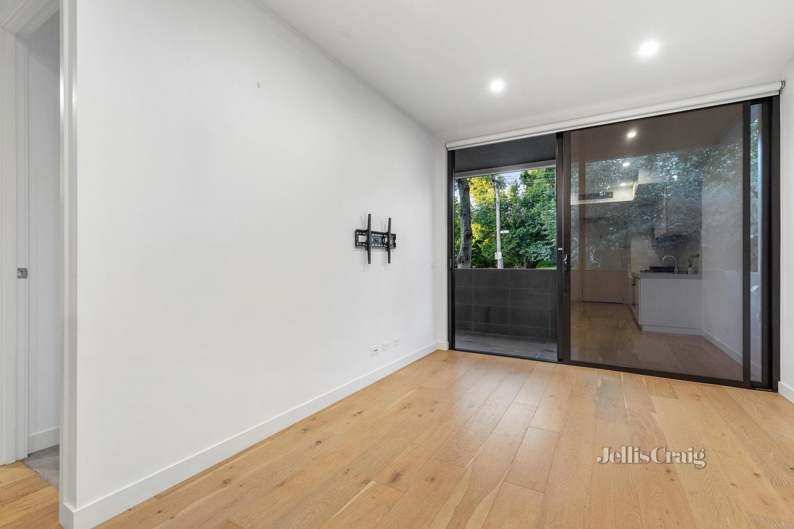 7/2 Well Street, Brighton image 4