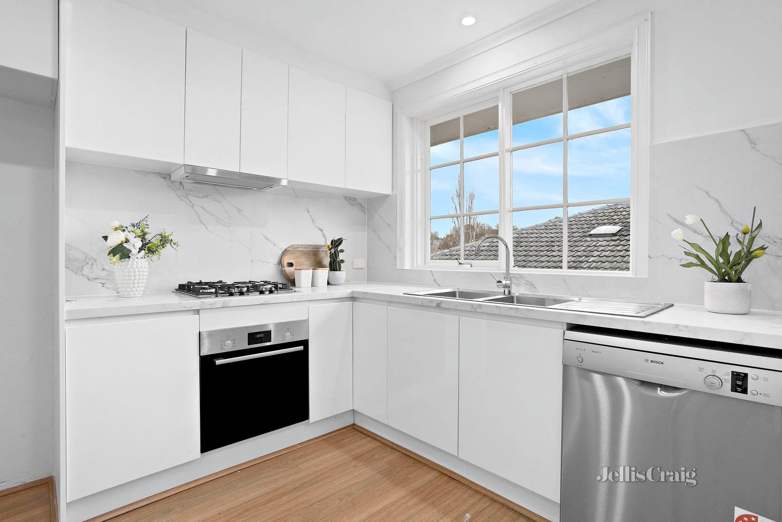 7/20 Florence Road, Surrey Hills image 4