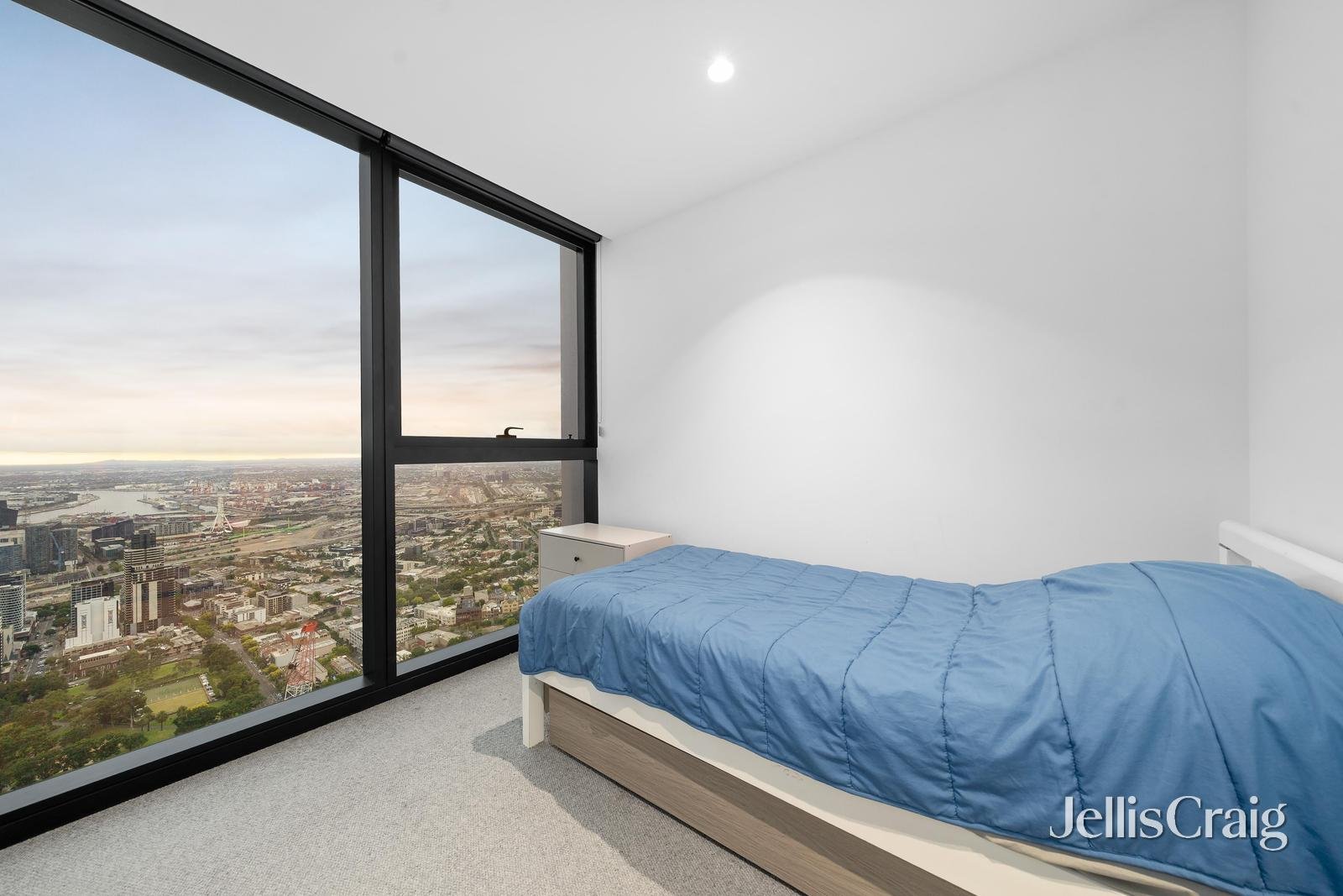 7207/462 Elizabeth Street, Melbourne image 7