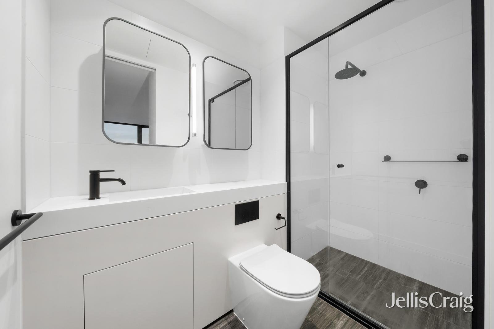 7207/462 Elizabeth Street, Melbourne image 8