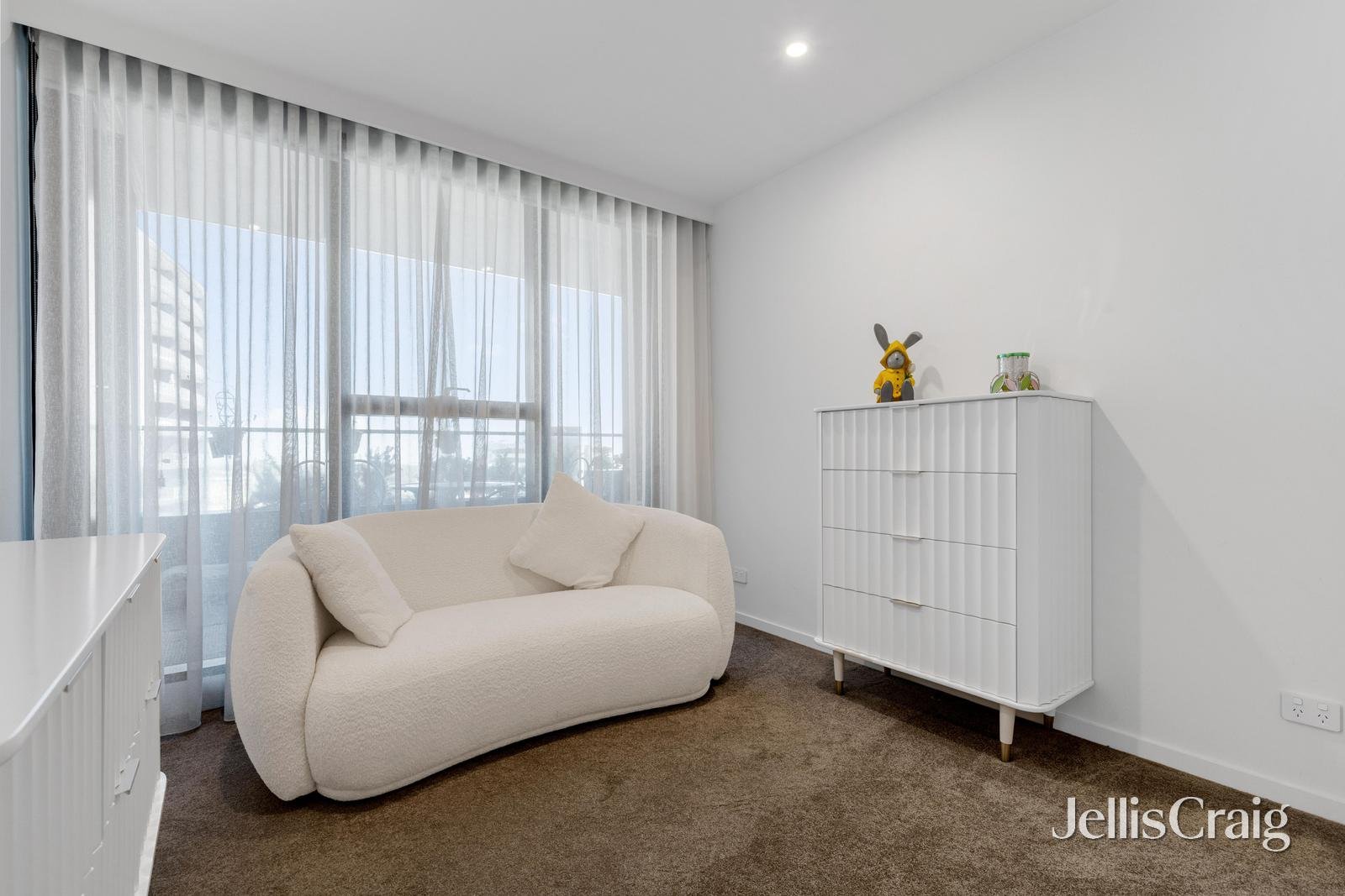 720b/23 Osullivan Road, Glen Waverley image 6