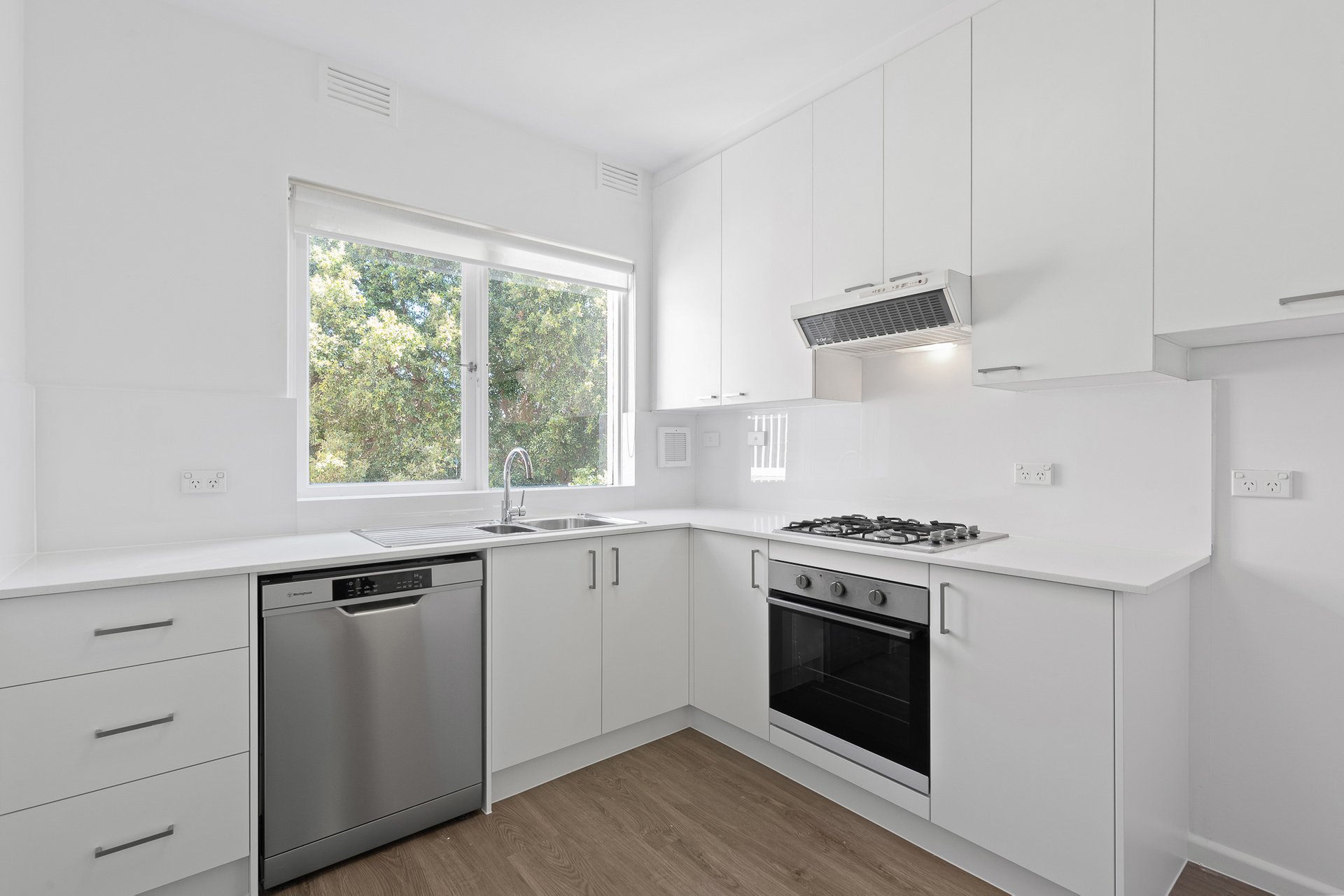Property Gallery Thumbnail 6