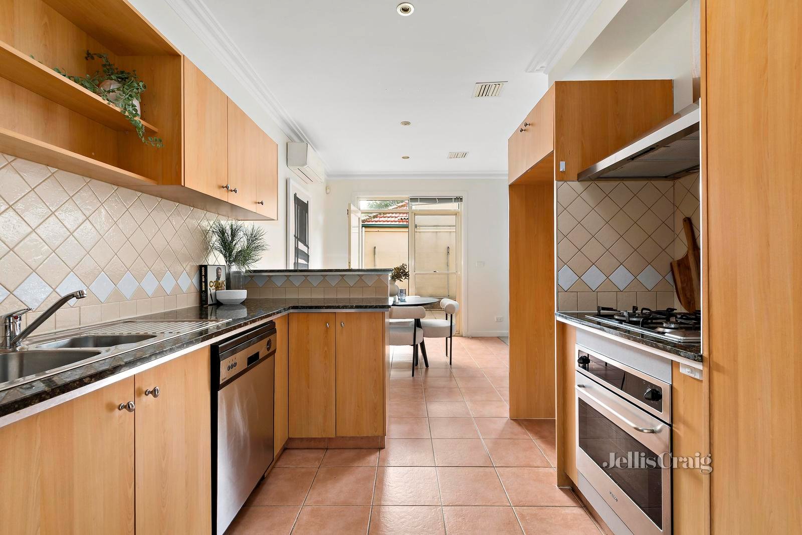 7/22 Fletcher Street, Essendon image 4