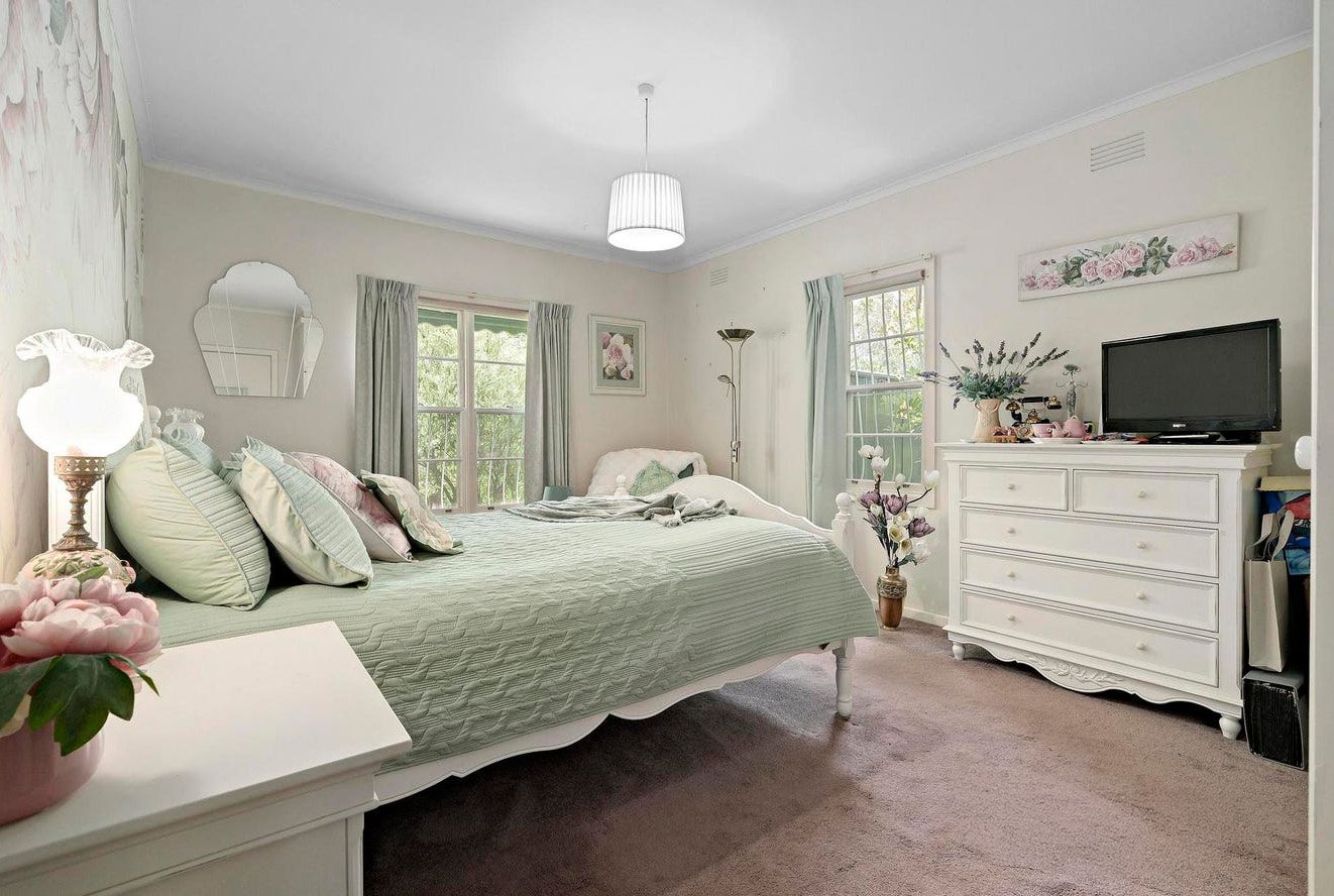 722 Whitehorse Road, Mitcham image 8