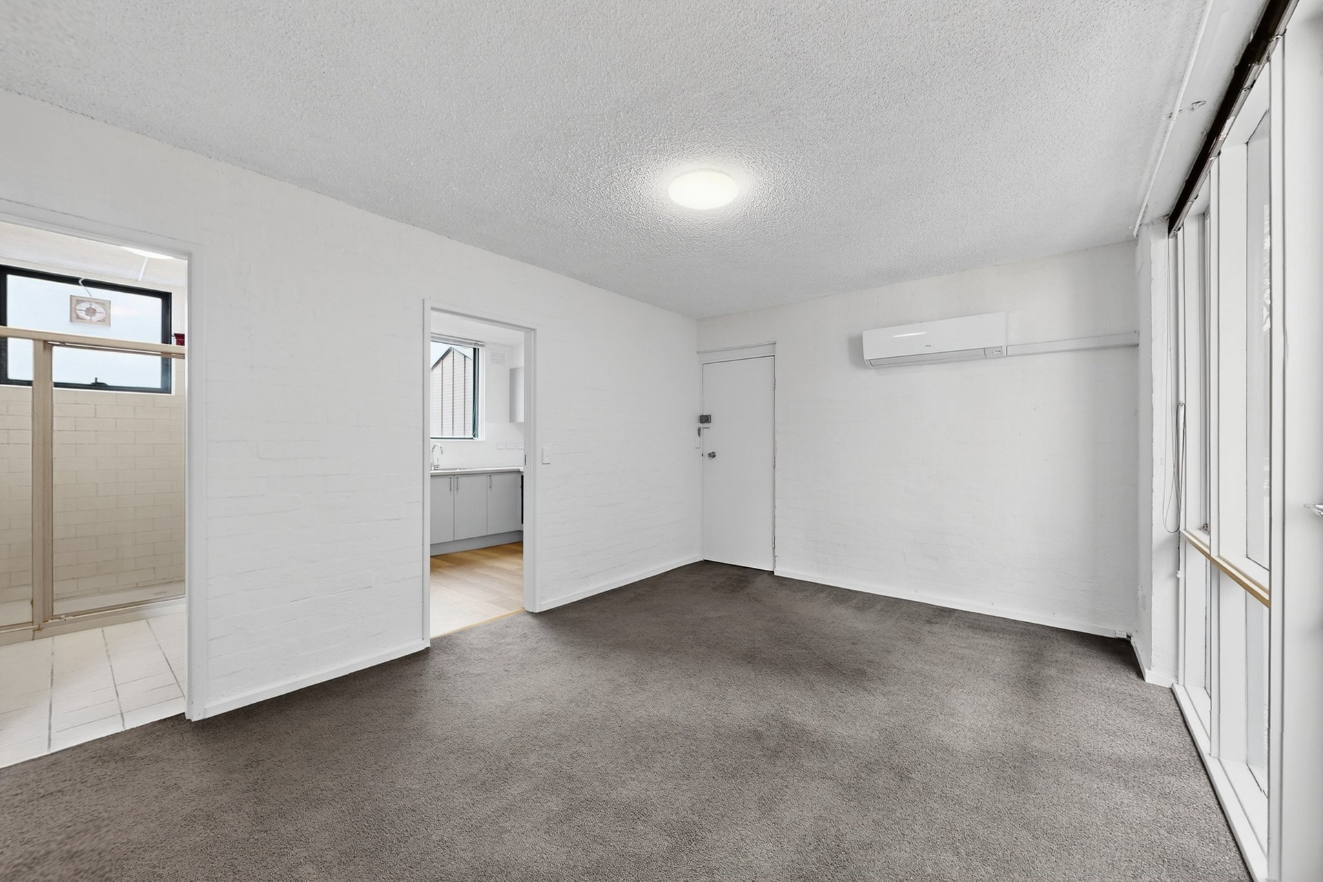 7 / 227 Bridport Street West  Albert Park