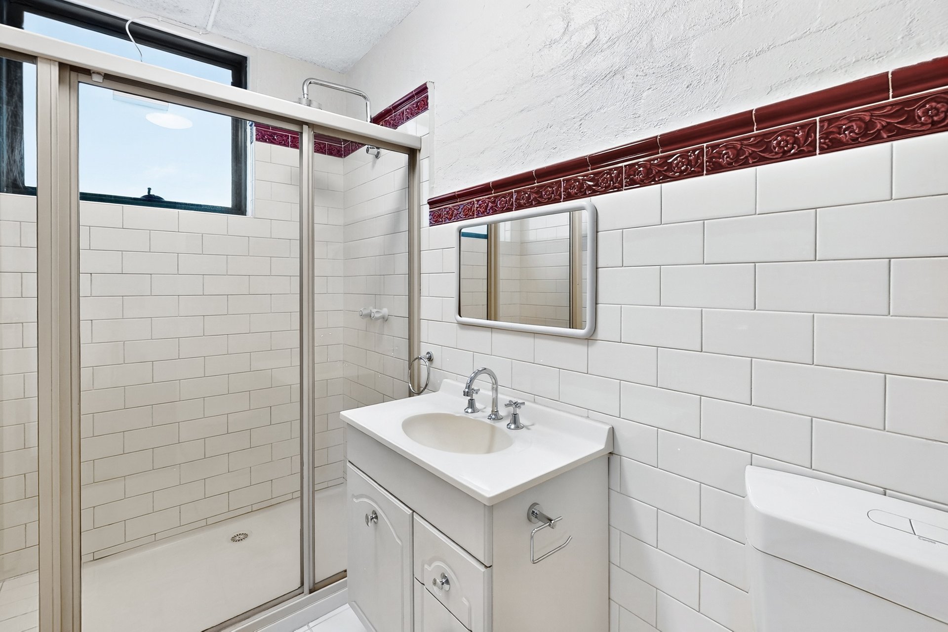 7 / 227 Bridport Street West  Albert Park