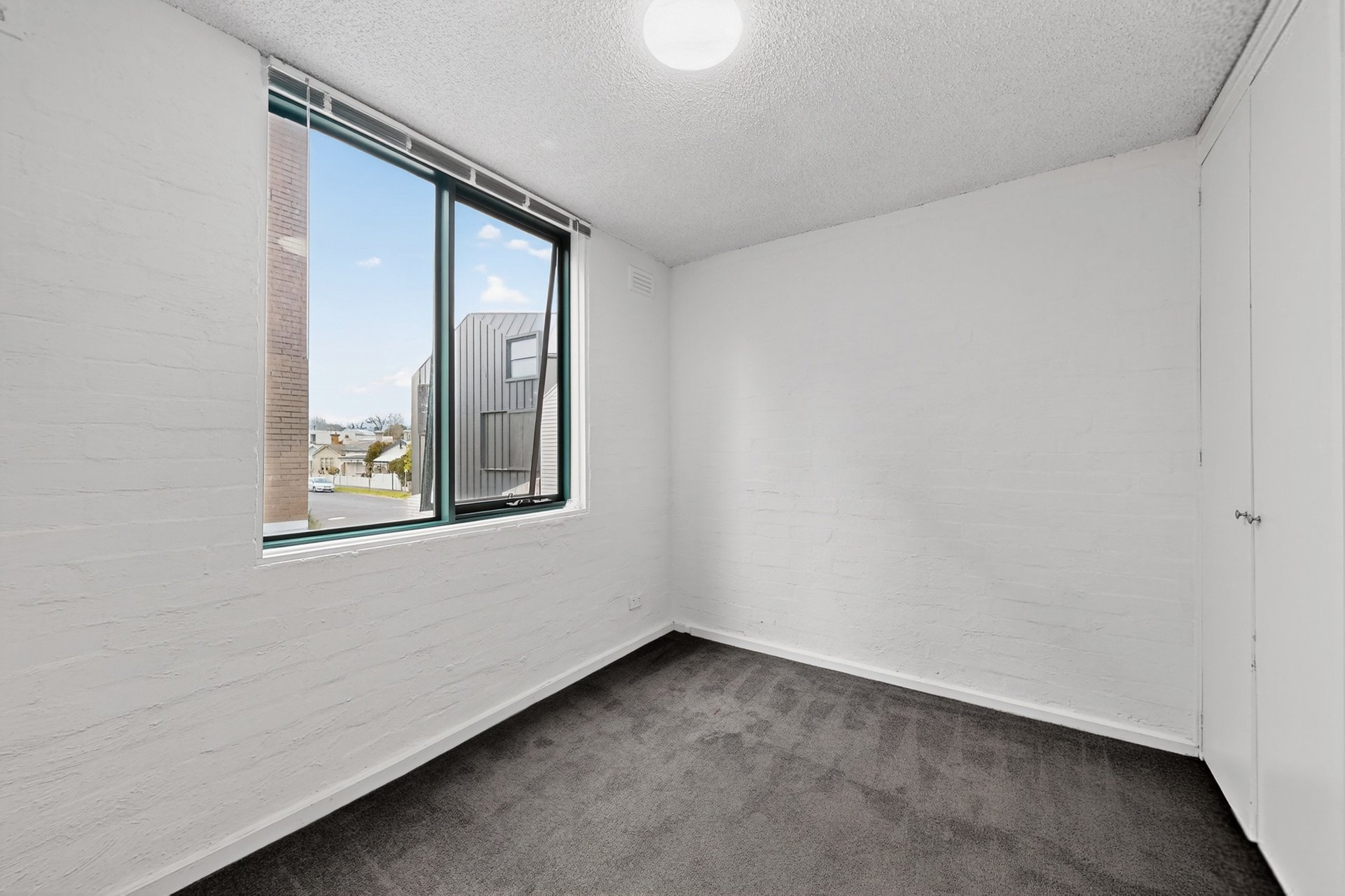 7 / 227 Bridport Street West  Albert Park