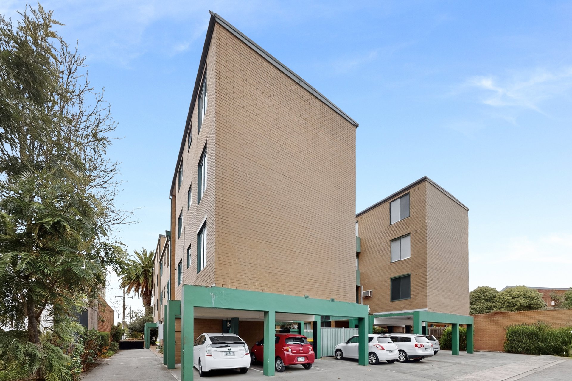 7 / 227 Bridport Street West  Albert Park