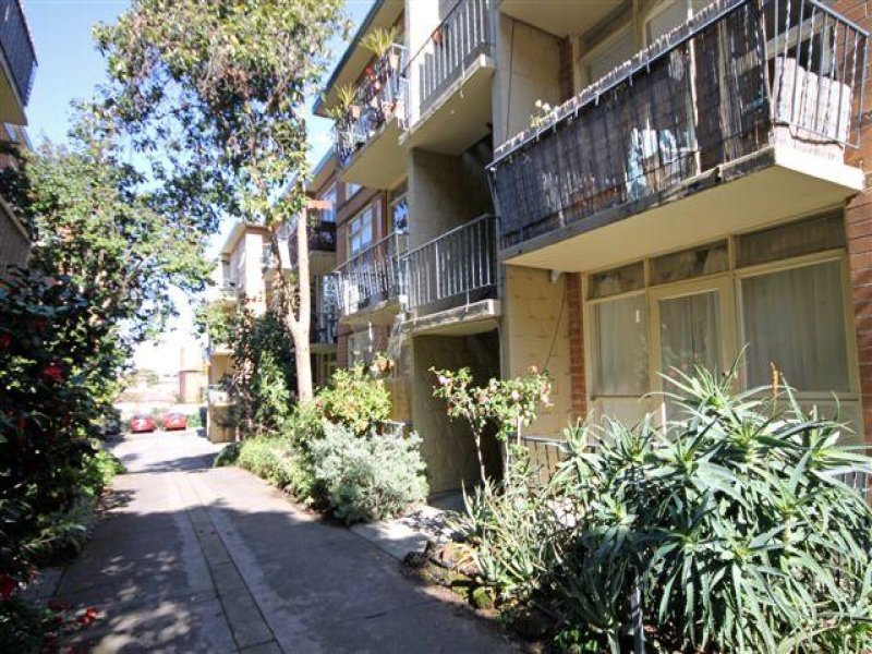 7/23 Robe Street, ST KILDA VIC 3182