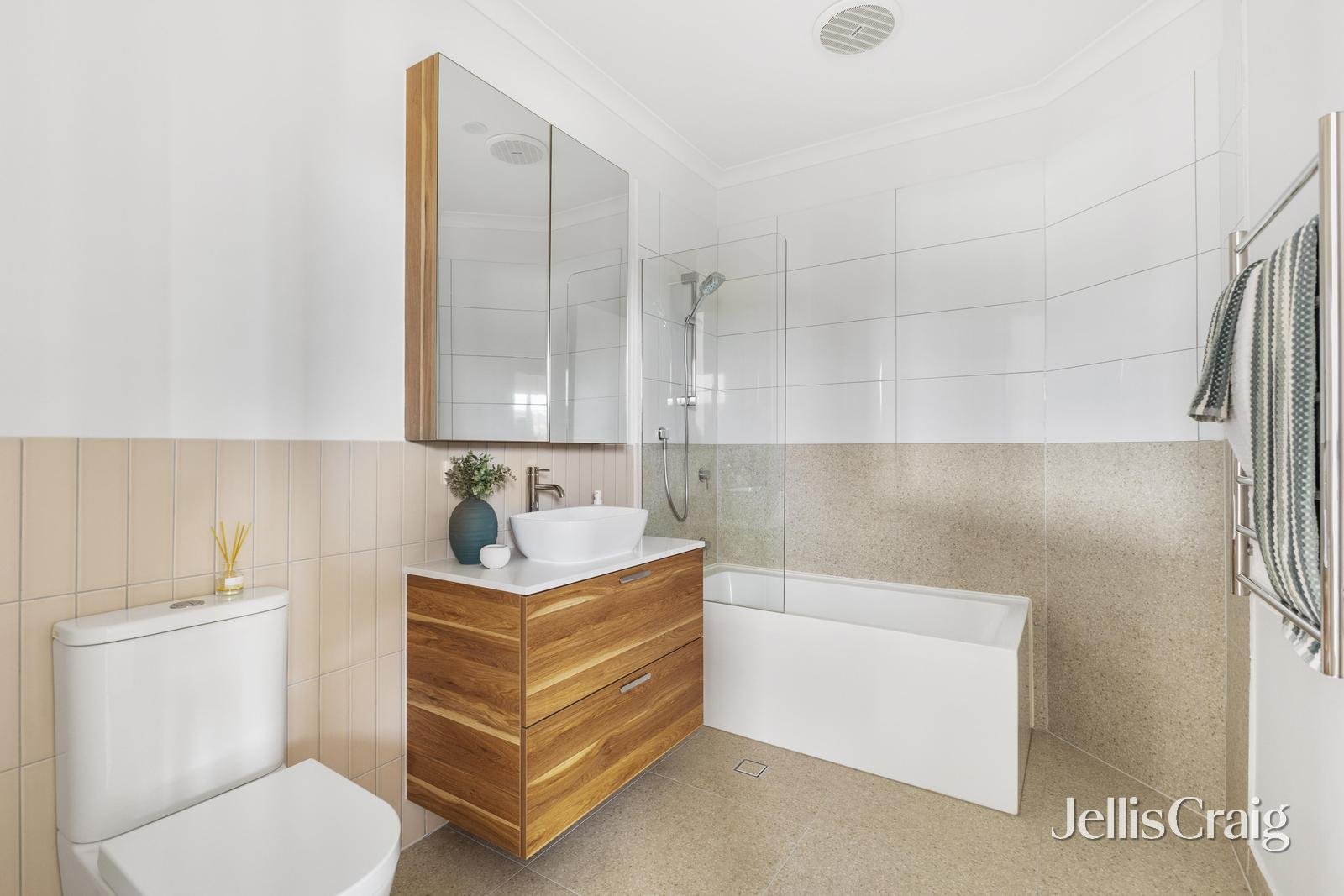 7/239 Riversdale Road, Hawthorn East image 9