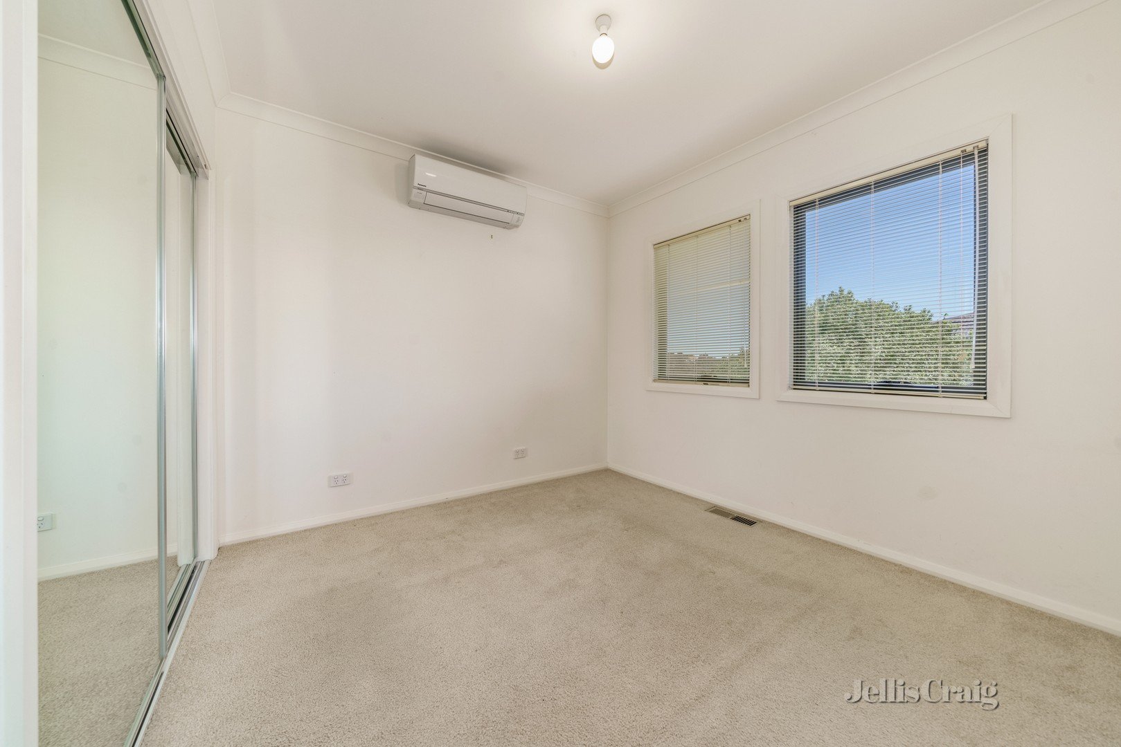 7/24 Adrienne Crescent, Mount Waverley image 5