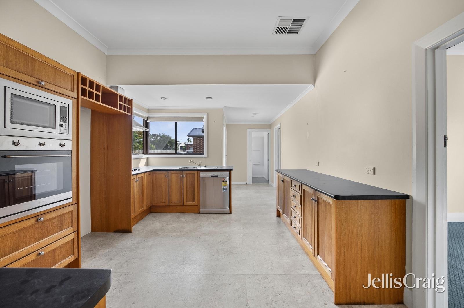 724 Barkly Street, Golden&nbsp;Point image 2