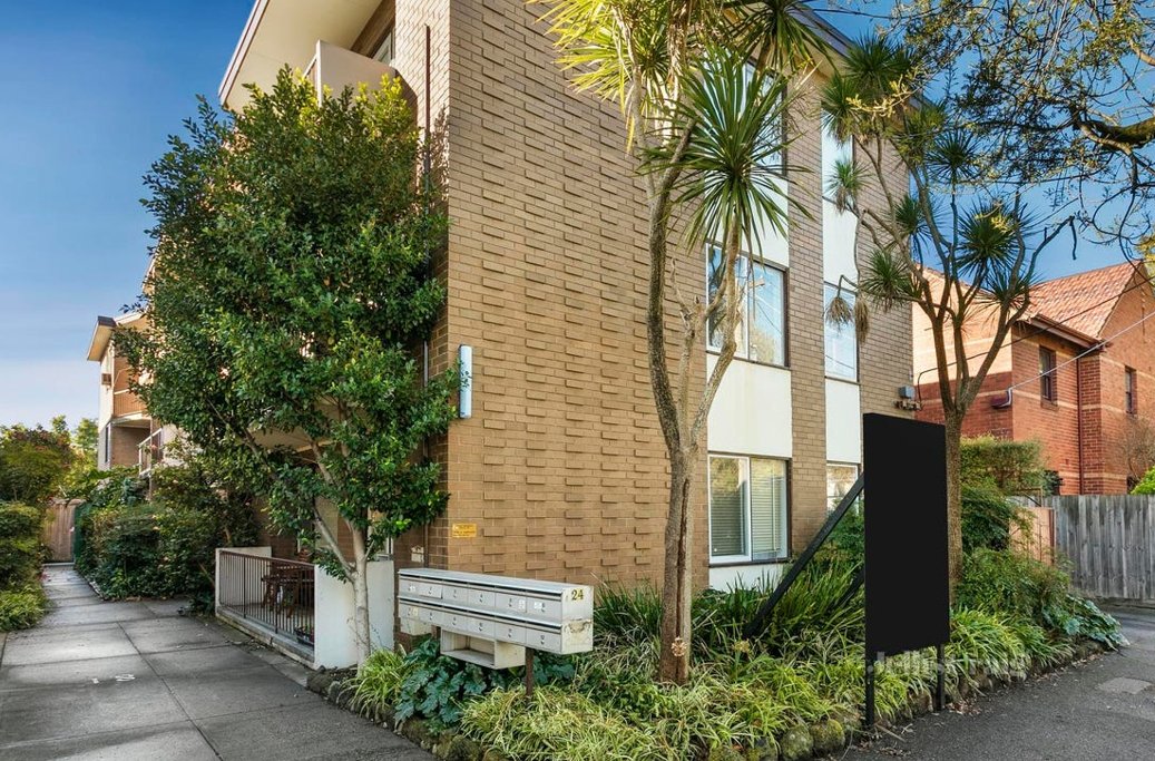 7/24 Loch Street, St&nbsp;Kilda&nbsp;West image 5