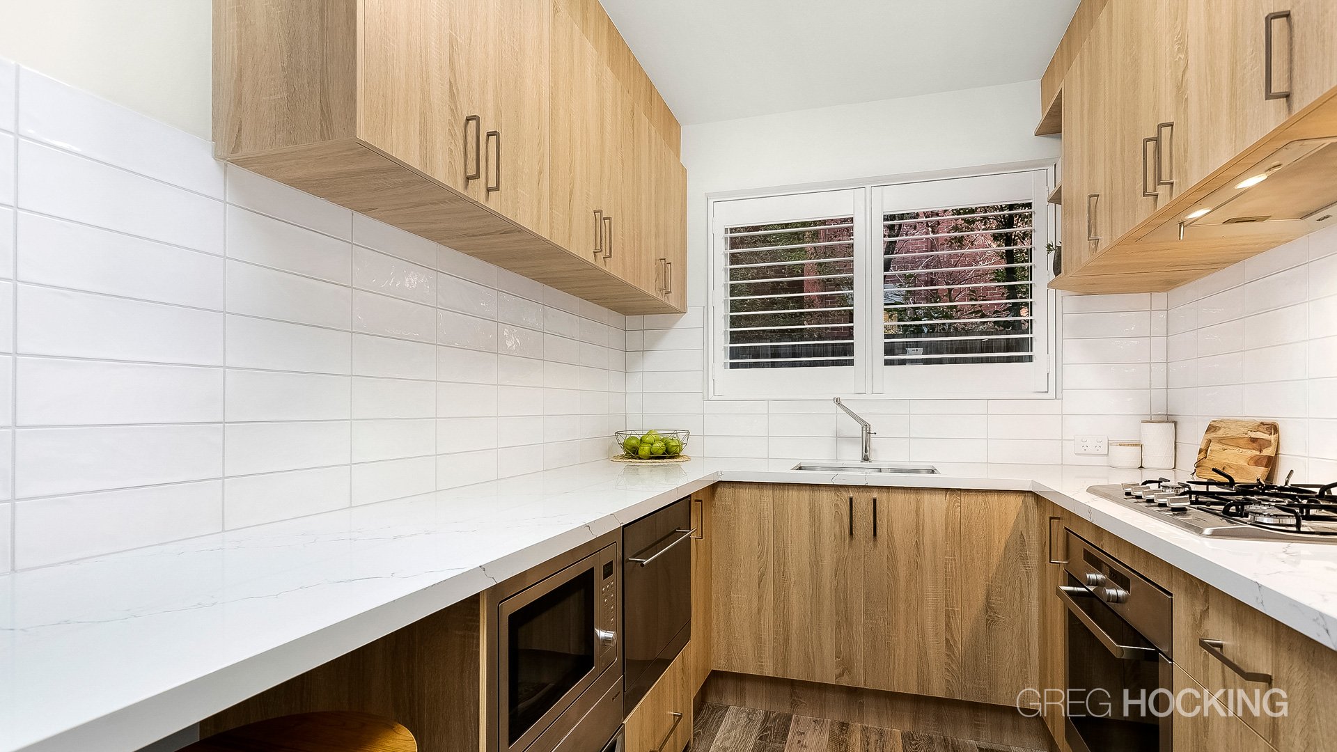 7/24 Loch Street, St Kilda West image 2