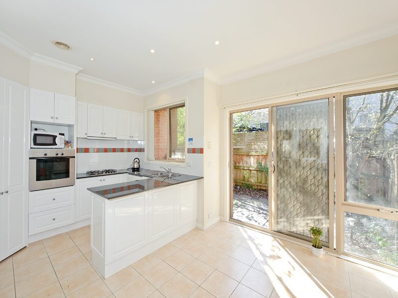 7/24 Oxford Street, Box Hill image 2
