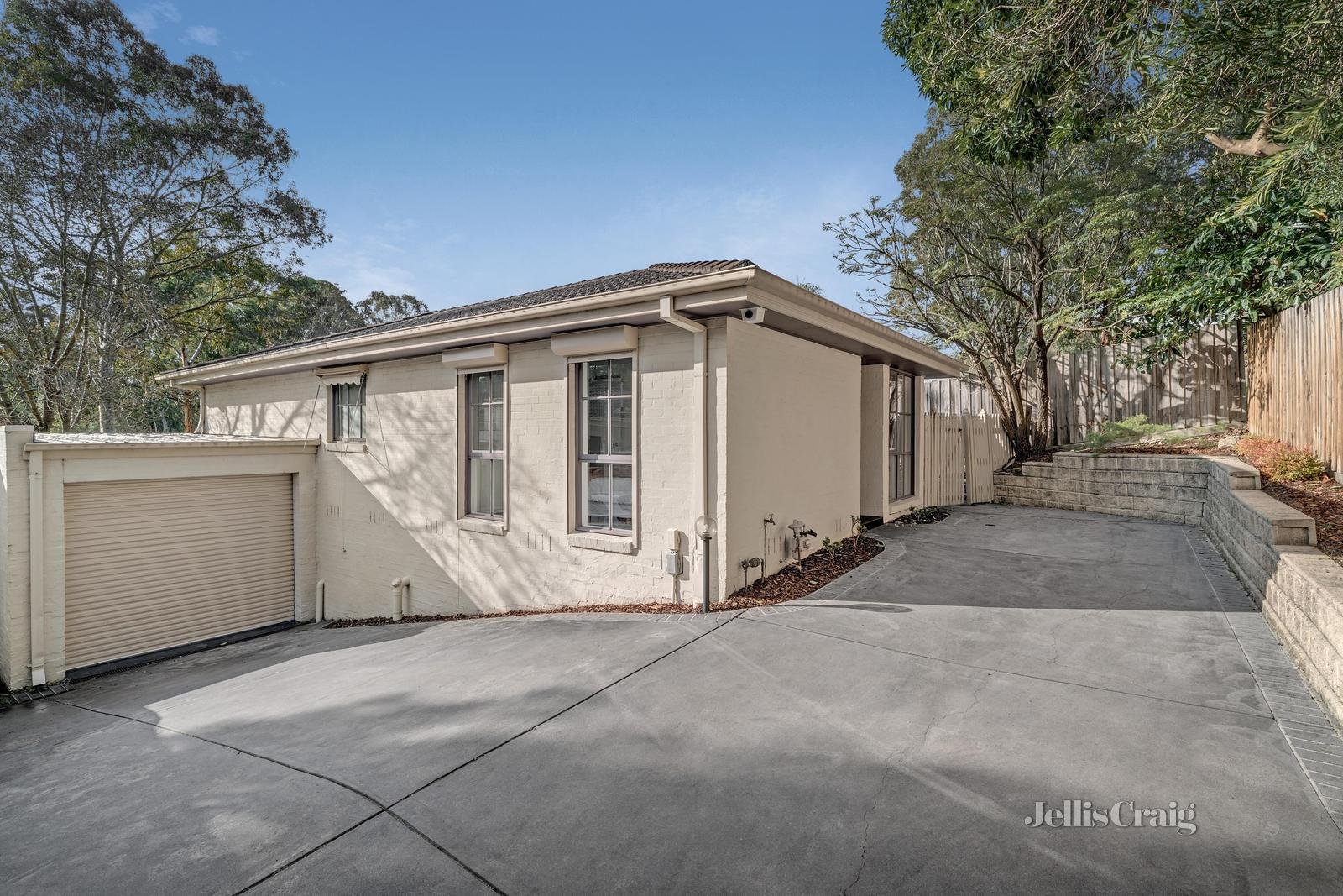 7/25 Wooddale Grove, Donvale image 1