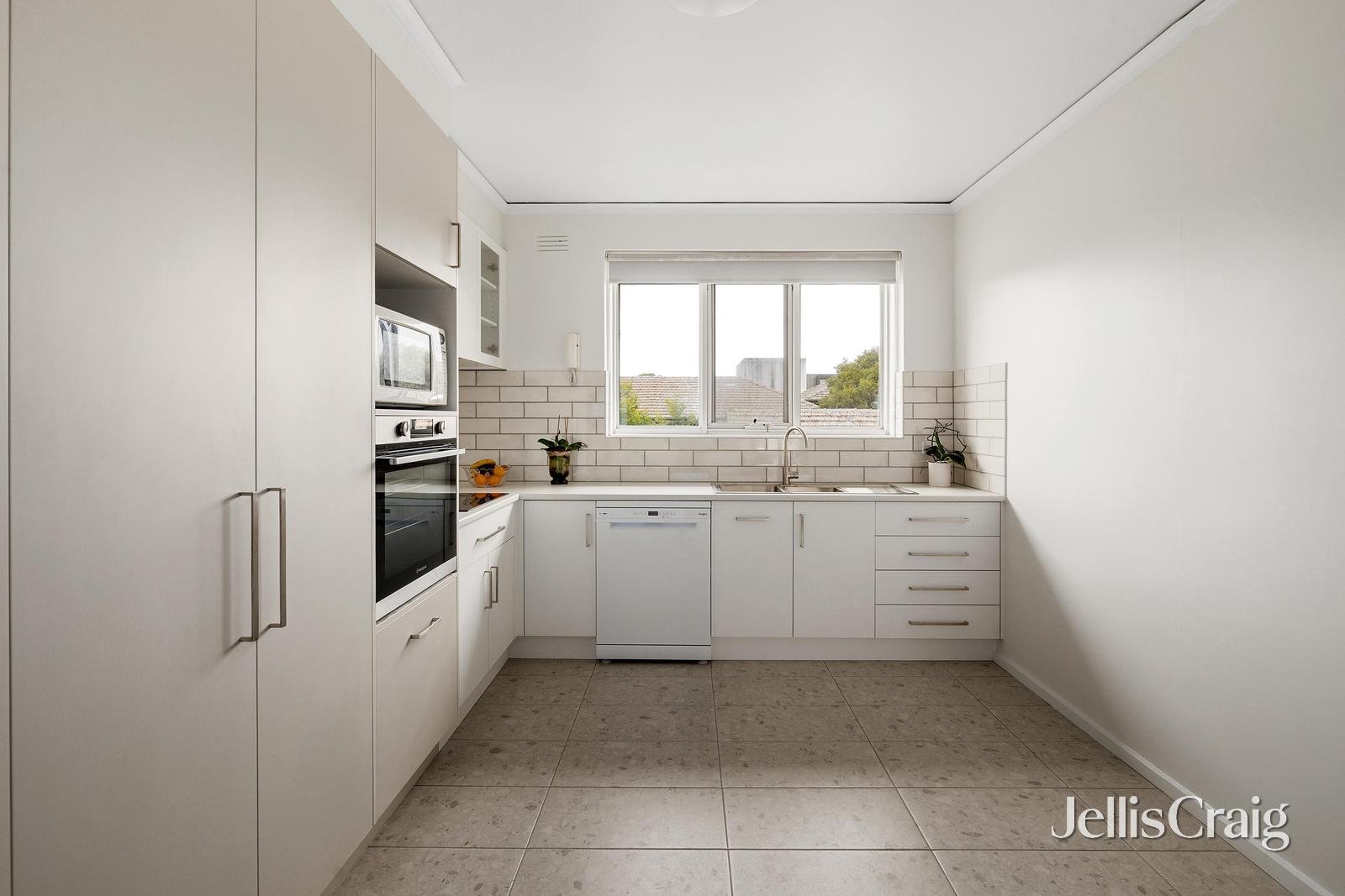 7/26 Weir Street, Balwyn image 3