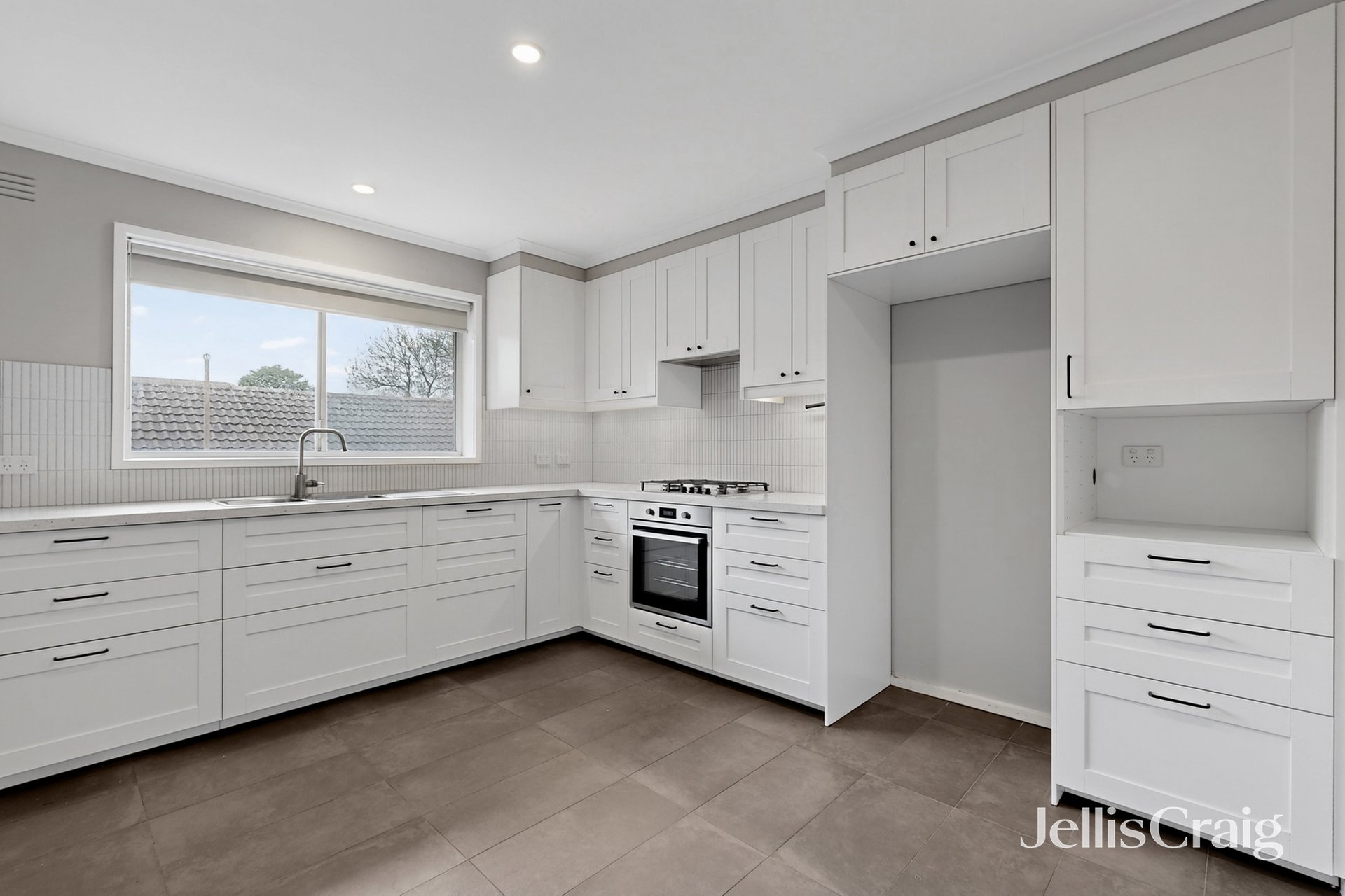 7/28 Weir Street, Balwyn image 3